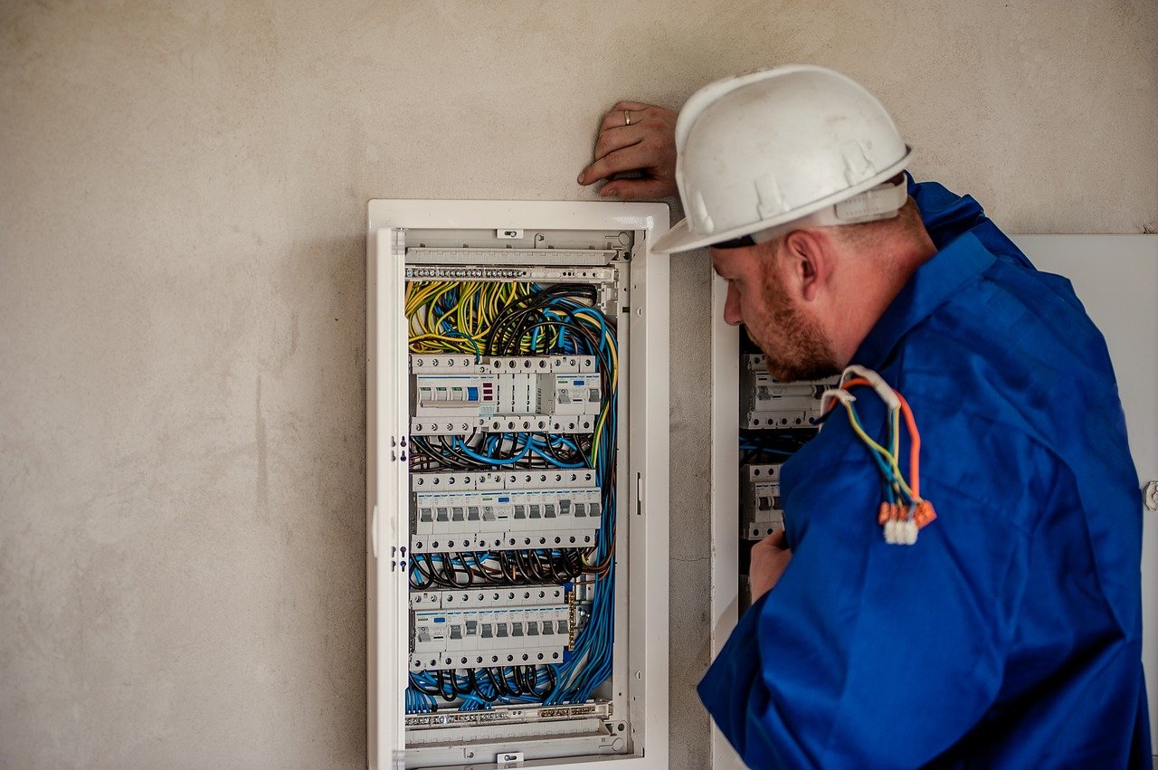 Read more about the article Zapytanie ofertowe na Wykonanie badań kontrolnych oraz pomiarów elektrycznych w stacji WN/SN PG4 na terenie Specjalnej Strefy Ekonomicznej „Starachowice” w dniu 16.11.2025r